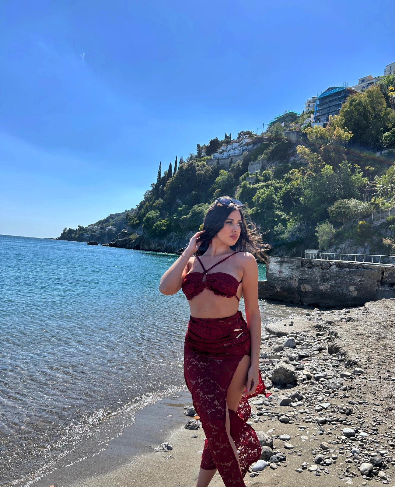Bikini sunset bordeaux