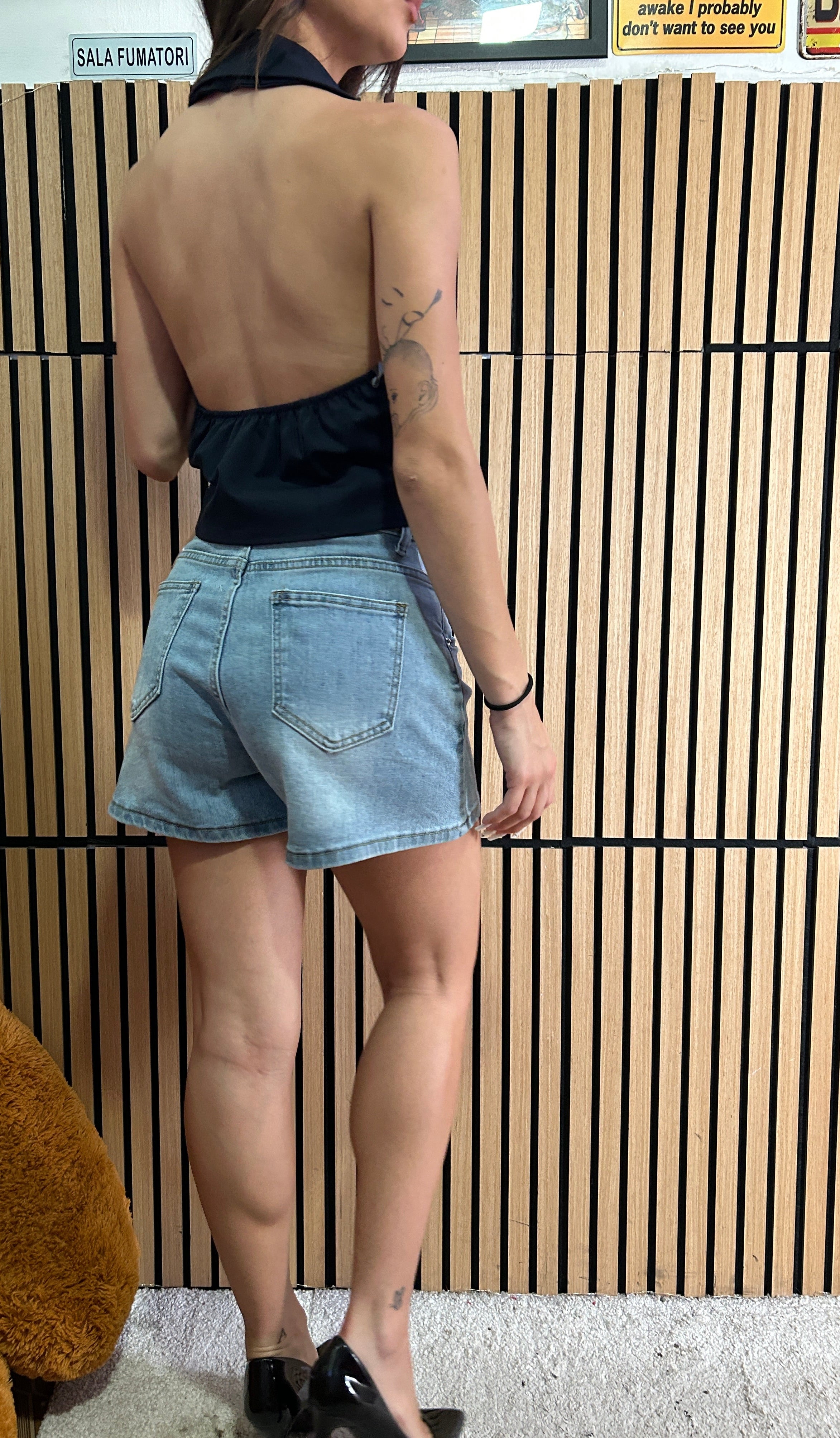 Pantaloncini S con cintura in omaggio